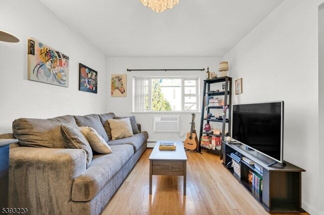 Photo - 640 Franklin Ave