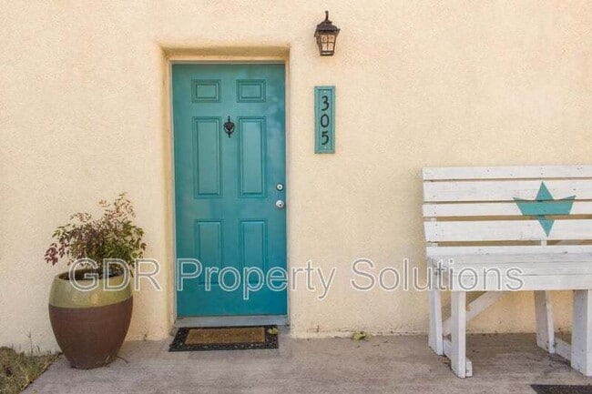 Photo - 305 Wilshire Dr SW