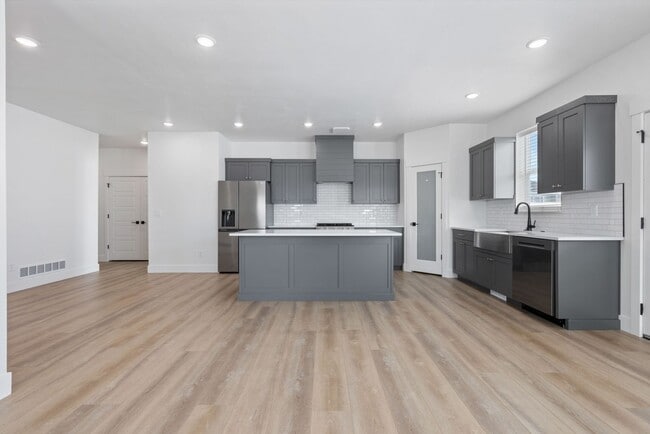 535 S Cutler Ave