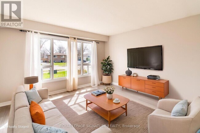 Photo - 208 Steel St