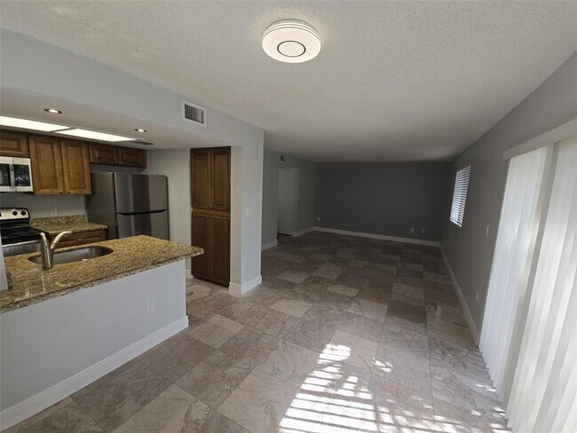 Photo - 8414 Coral Lake Way