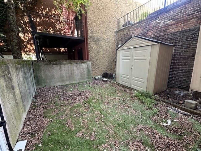 Photo - 318 Bond St Unit 1
