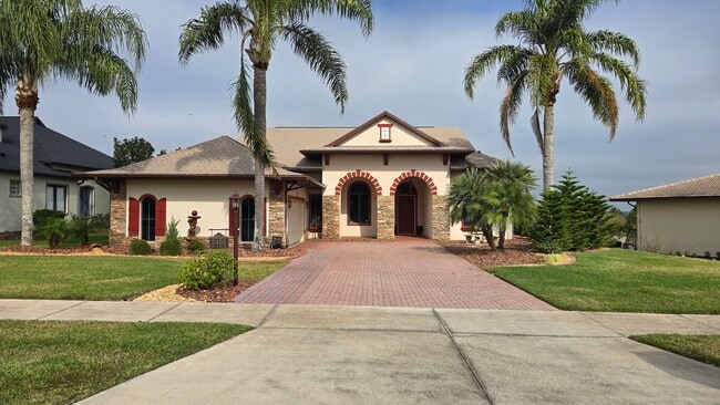 Photo - Stunning 3 Bedroom, 3 Bath Home – 2,500 sq/ft – Oversized Garages & Modern Upgrades