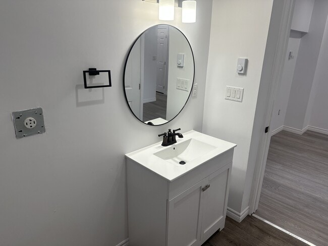 Photo - 97 Carleton St Unit 1