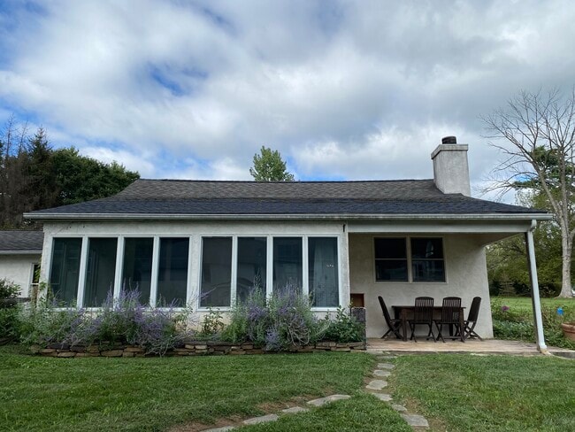 Building Photo - 1926 Sugar Bottom Rd Rental
