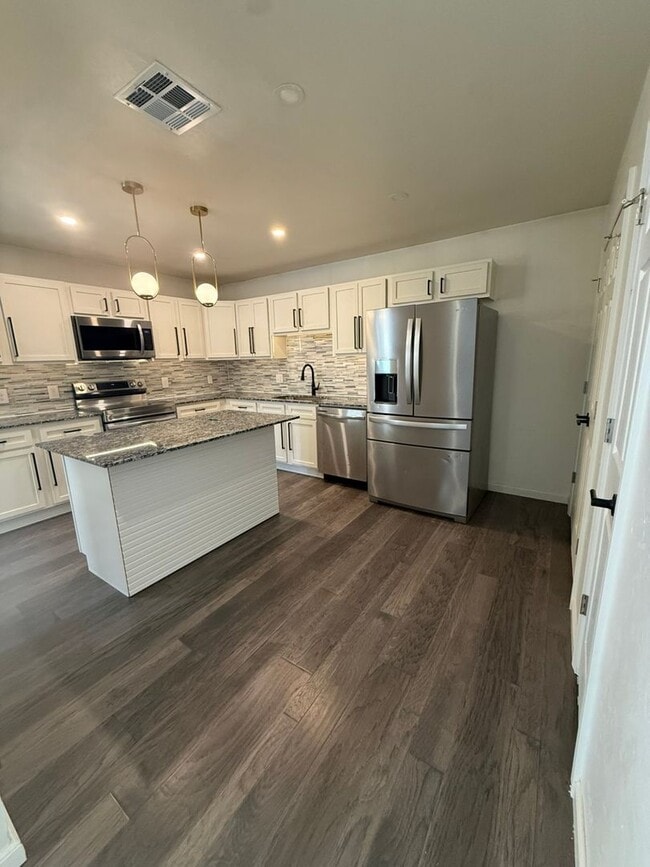 Photo - 4200 NW 15th St