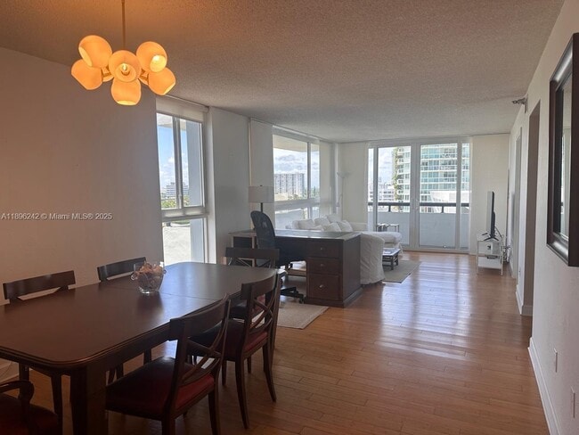 Photo - 3200 Collins Ave Unit 7-4