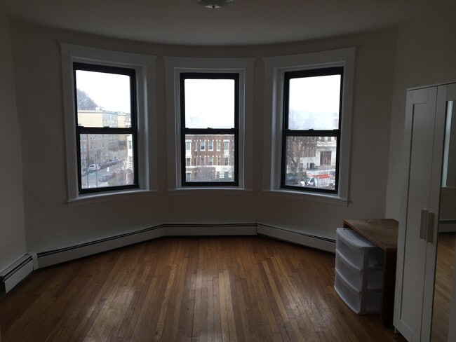 Building Photo - 1680 Commonwealth Ave Unit 4 Rental
