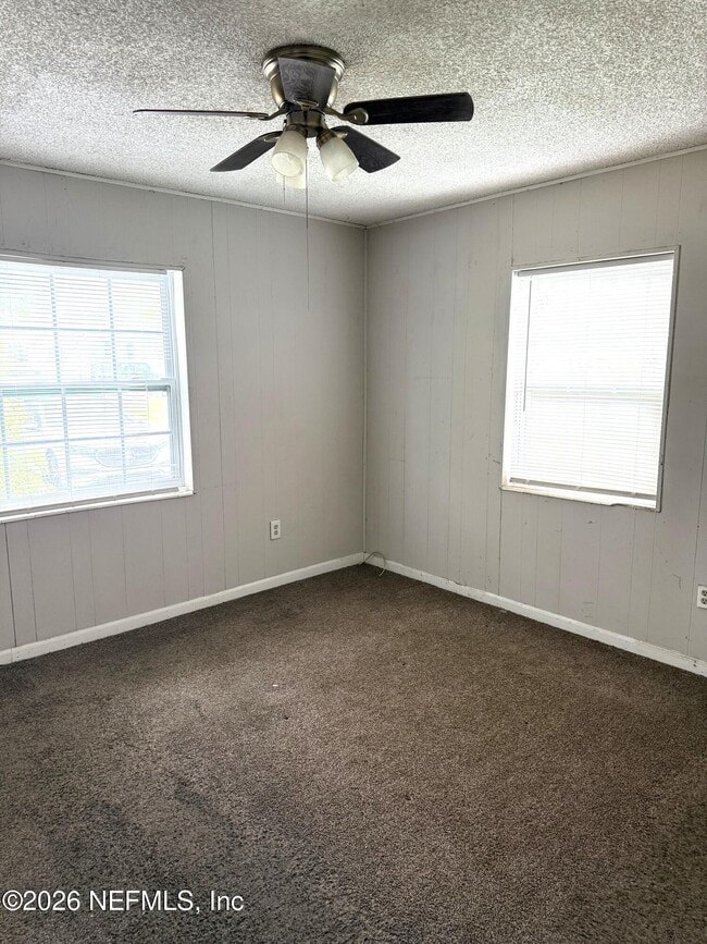 Photo - 1043 Seba St