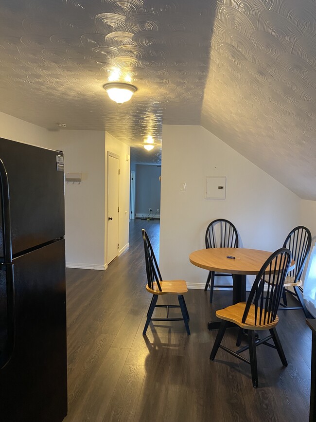 Kitchen - 198 Tecumseh St Unit 3rd floor