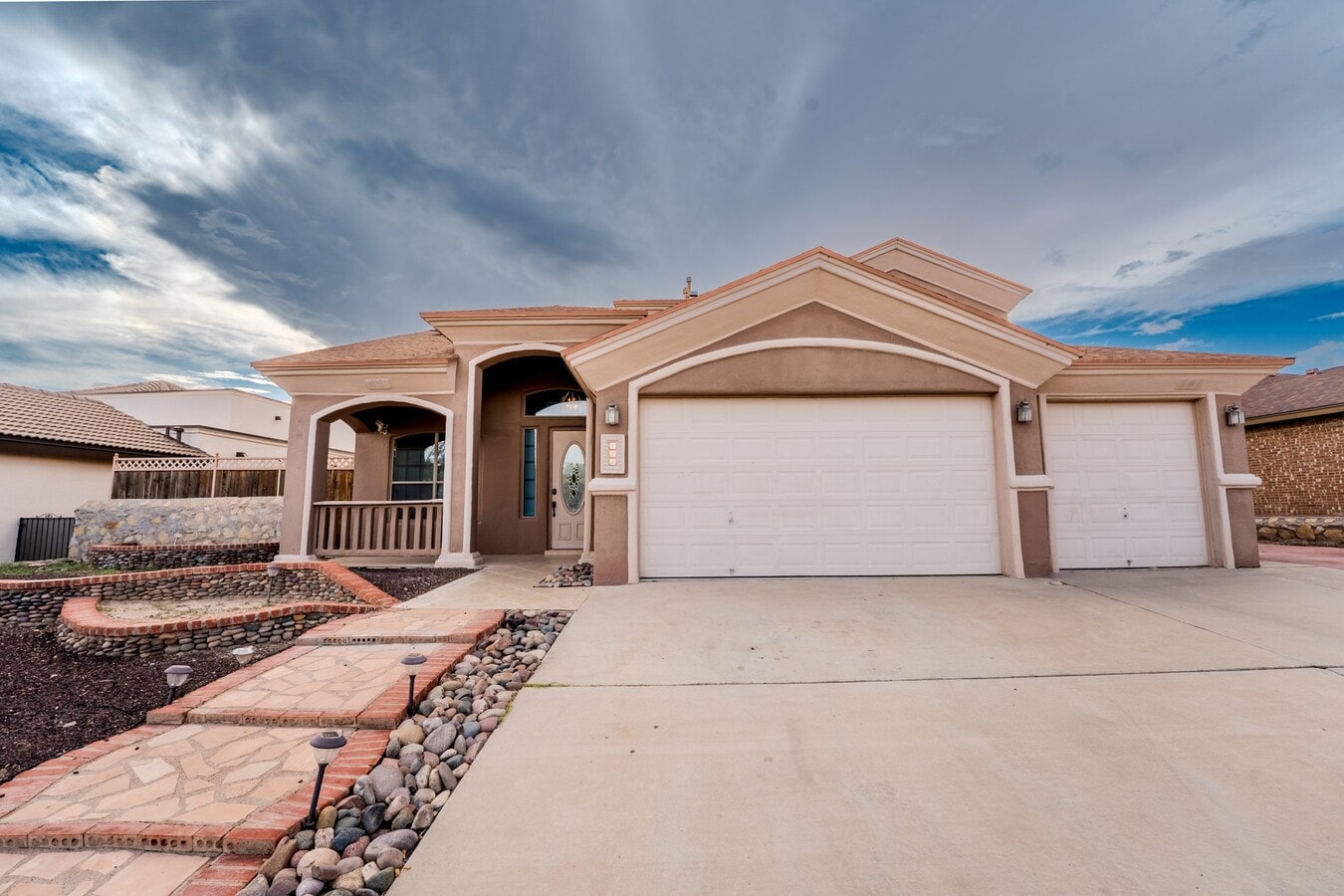 Photo - 425 Emerald Shore Ln