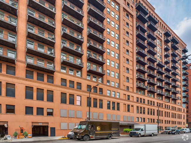 Building Photo - 165 N Canal St Rental