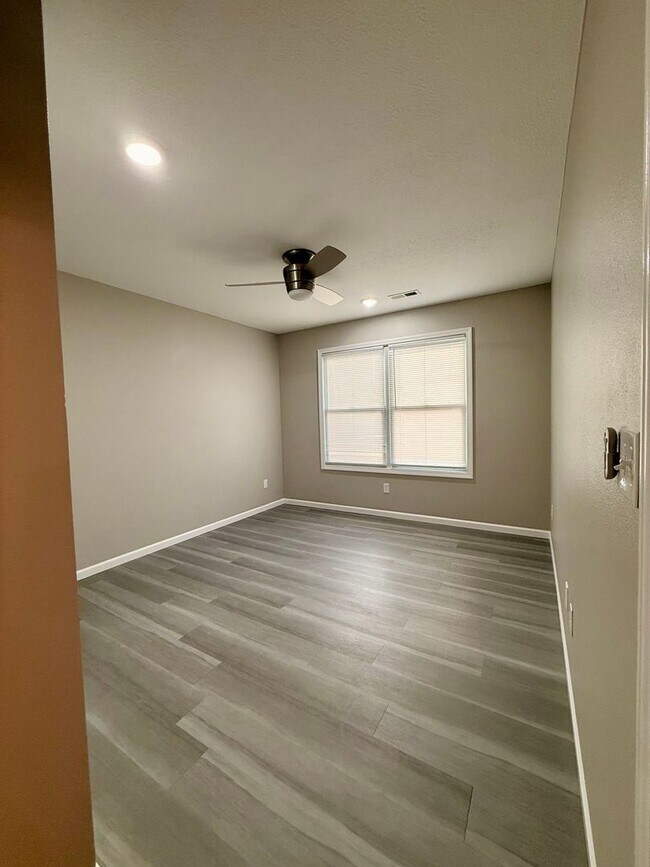 Photo - 1291-MF3-E Unidad C