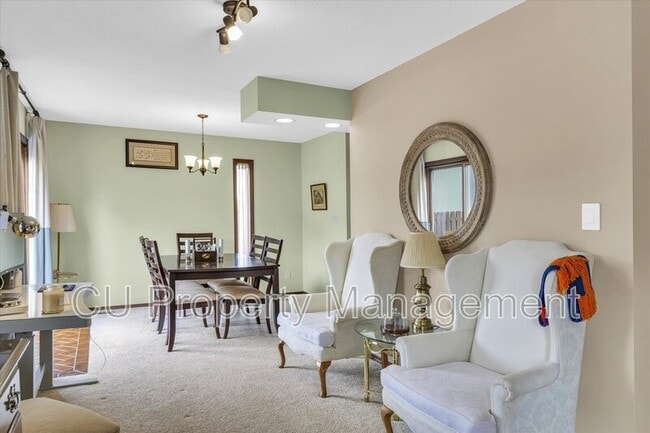 Photo - 1 Lyndhurst Village Ct