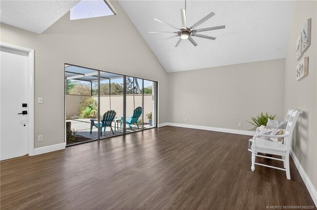 Photo - 1100 SE Mitchell Ave