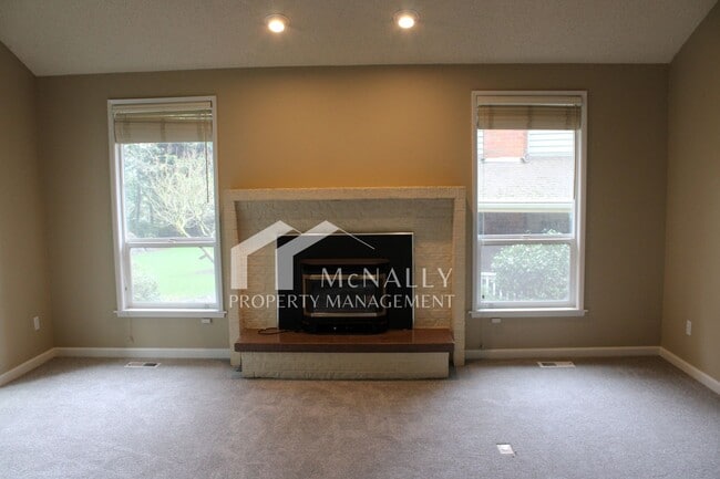 Photo - Beautiful 3BR Home in Cul-de-Sac – Loft, Deck & 3-Car Garage