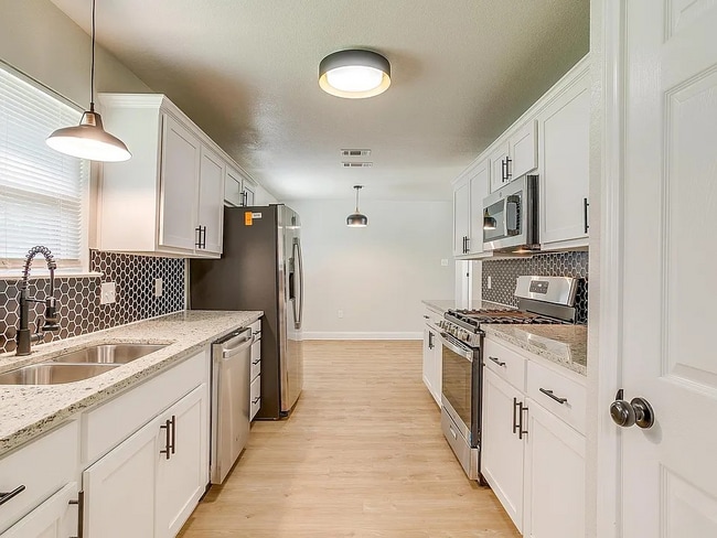 Photo - 7825 Standley St