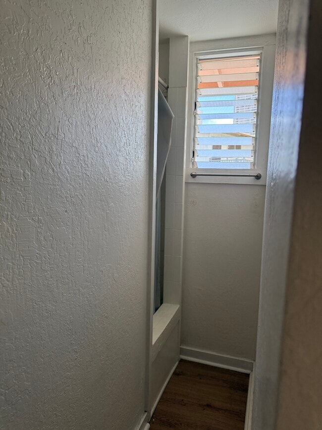 Photo - 607 Isenberg St Unit 6