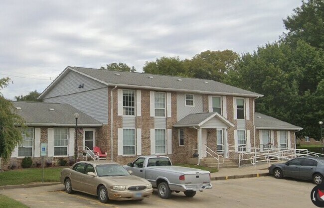 Photo - 203 N Division St