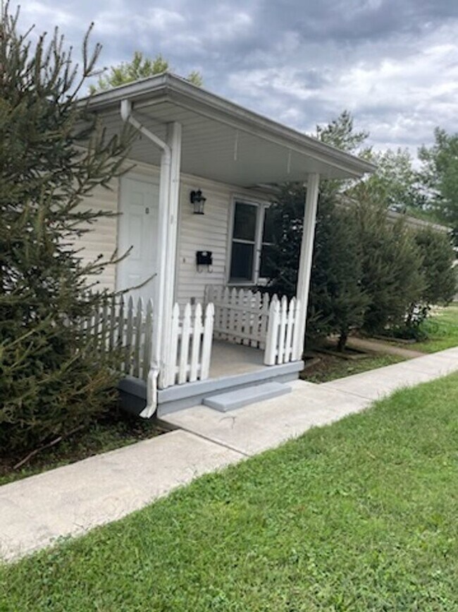 Building Photo - 741 S New Ave Unit 741 S New Ave  B