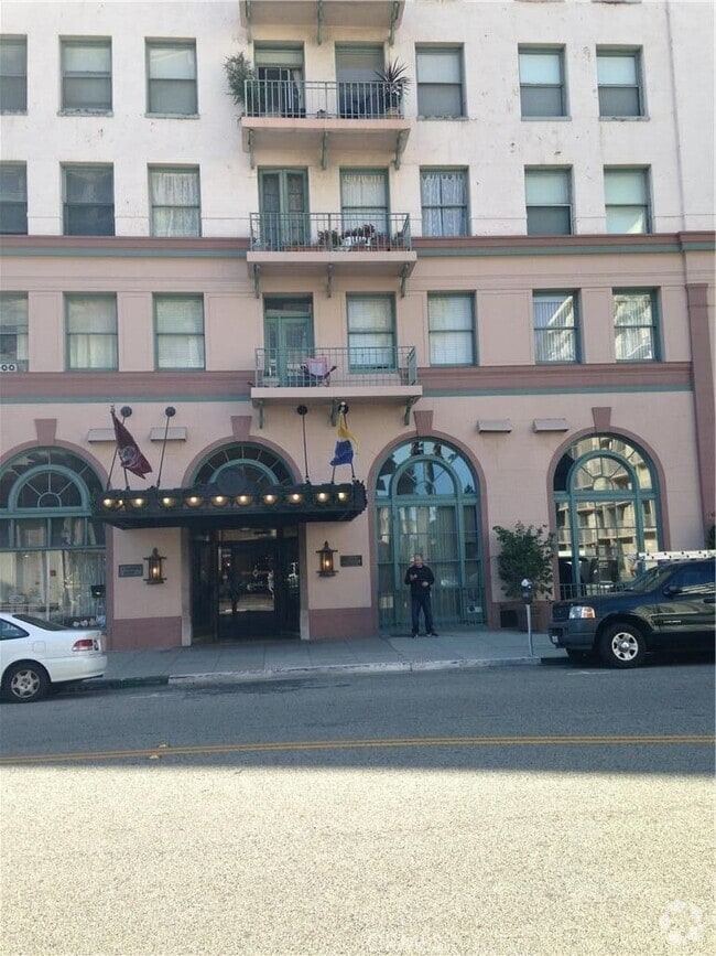 Building Photo - 455 E Ocean Blvd Unit 706 Rental