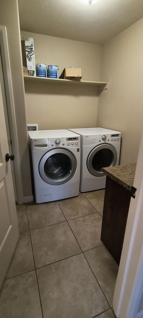 Photo - 3 bedroom 2.5 bath in Cedar Park right by IHC hospital. Built in 2008