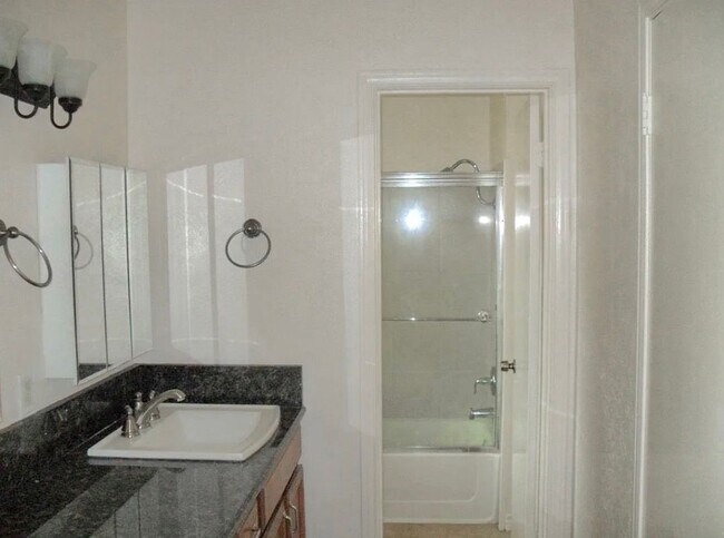 Photo - 1615 Springbrook St