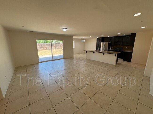 Photo - 2132 E Sweet Ave