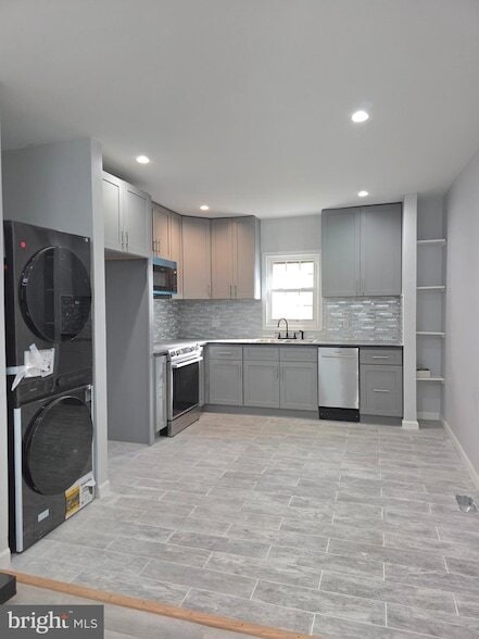 Building Photo - 5354 Woodland Ave