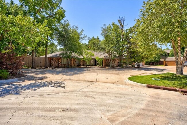 Photo - 6325 Glenbrook Ct