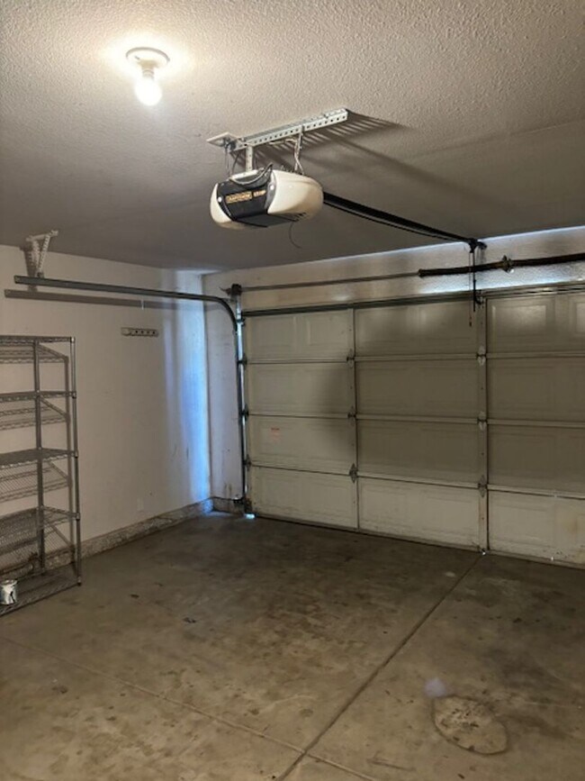 10 N Valley Ct