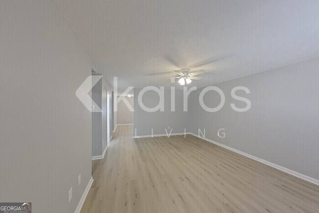 Photo - 180 Deer Pkwy