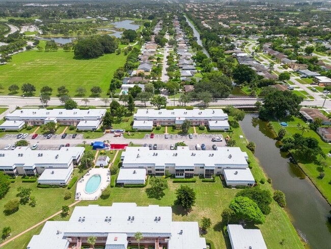 Building Photo - 12015 Greenway Cir S Unit 101 Rental