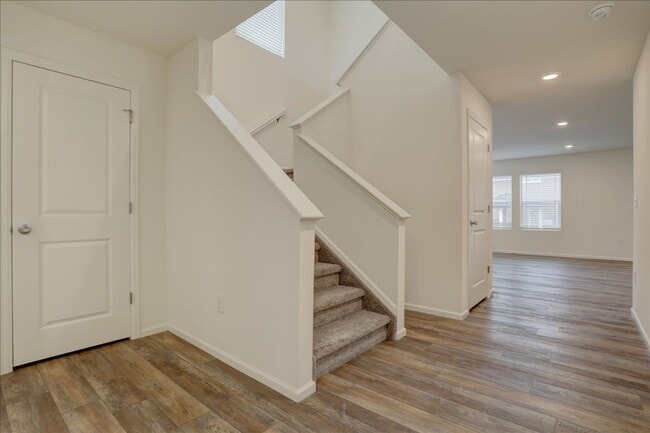 Photo - Available for move-in on 05/15/26- 3bed/2.5bath in Aurora!