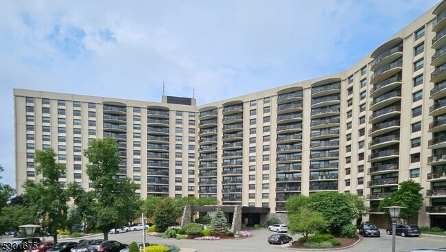 Photo - 2 Claridge Dr Condo Unit 7GE