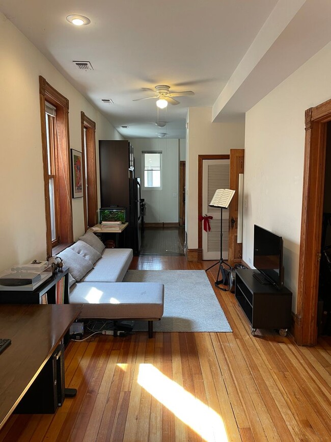 Photo - 2041 W McLean Ave Unit 2F