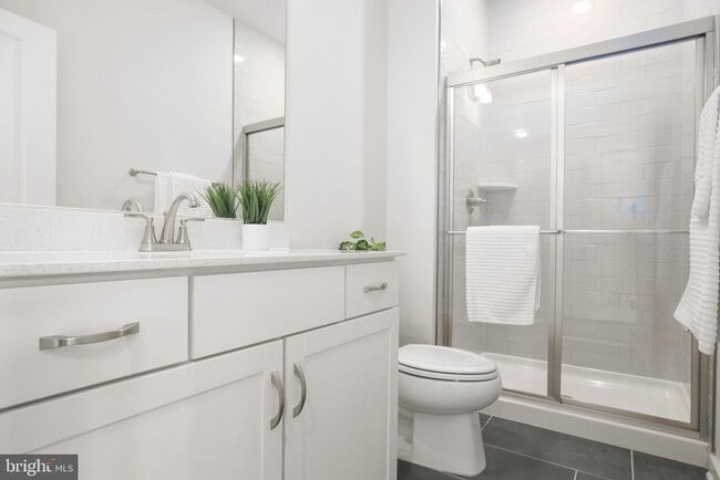 Photo - 301 Willis St