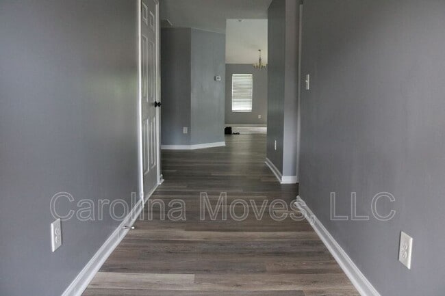 Photo - 201 Katrina Ct