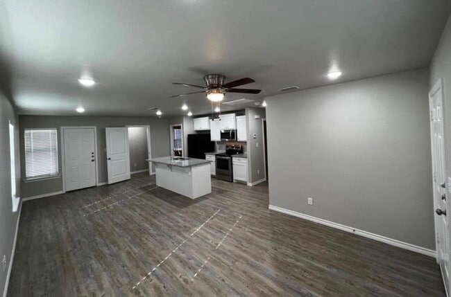 Photo - 2632 Hickory Ave