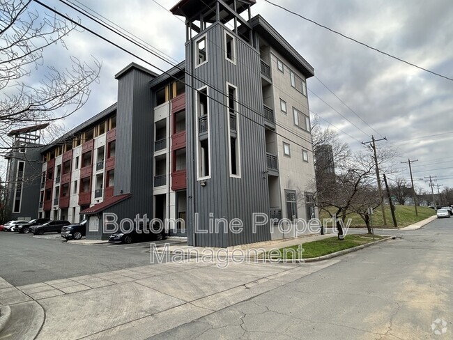 Building Photo - 514 W 10th St Unit 307 Rental