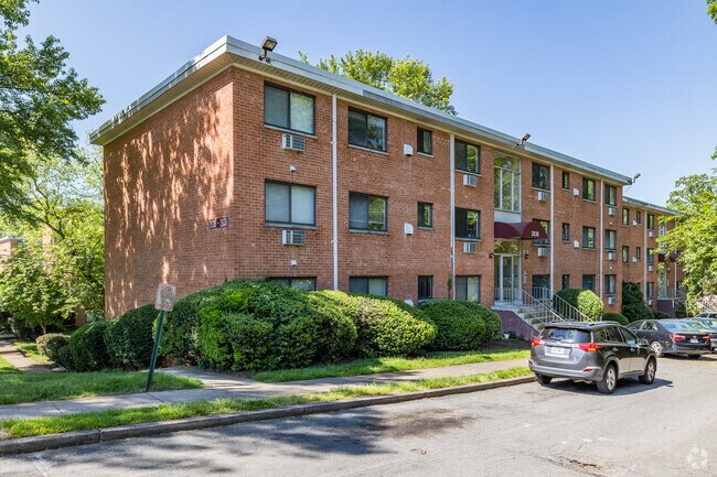 Foto del Priamrio - James Lee Condominiums