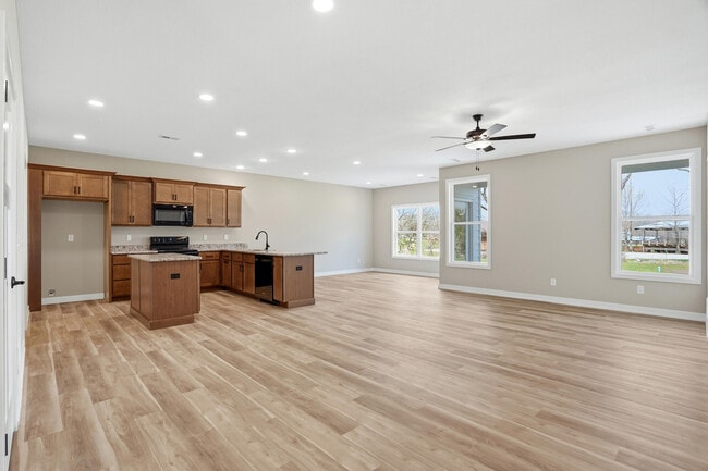Photo - 1048 Stonehaven Dr