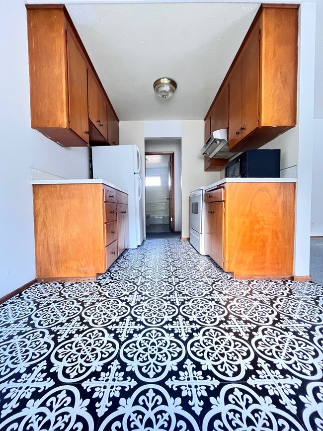 Kitchen - 1634 SW 114th St Apartments Unit 2