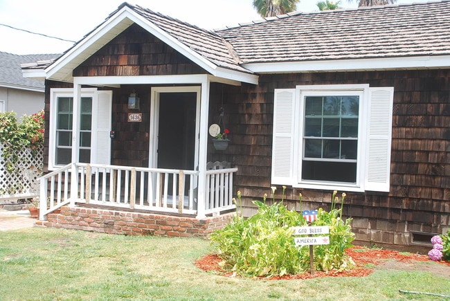 curb appeal! - 1636 Greenwood Ave Rental