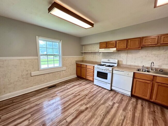 Photo - 2971/2975 Sharpe Elva Road Unit 2975