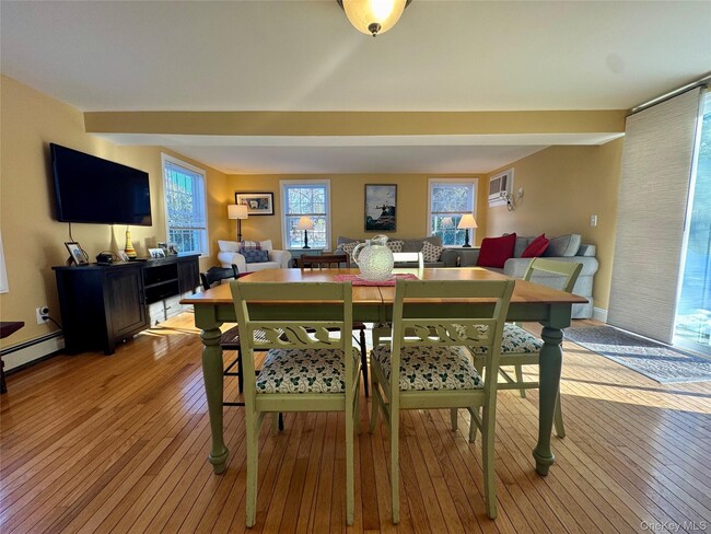 Photo - 1070 Town Harbor Ln