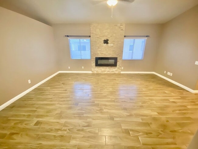 Photo - CHARMING CONDO IN DESIRABLE WEST LAS VEGAS NEAR SUMMERLIN
