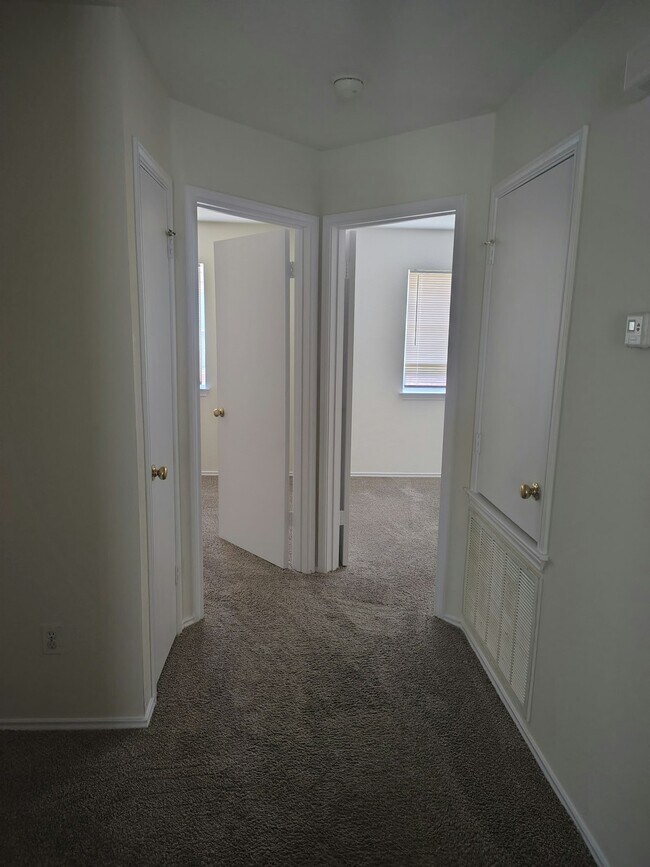 382 Lake Washington Dr