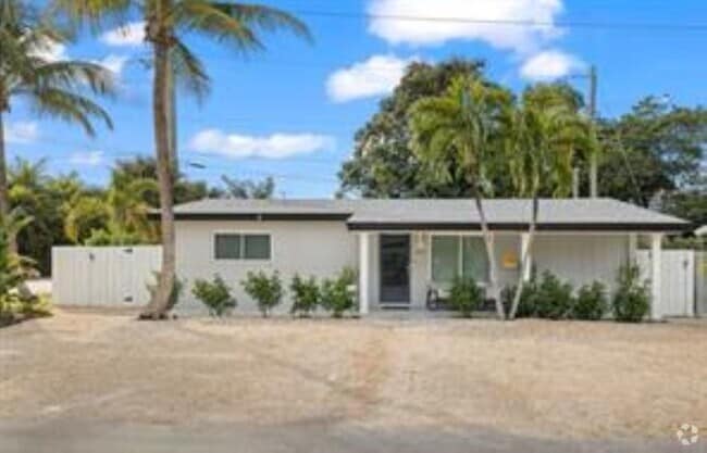 Building Photo - 2601 NE 9th Ter Rental