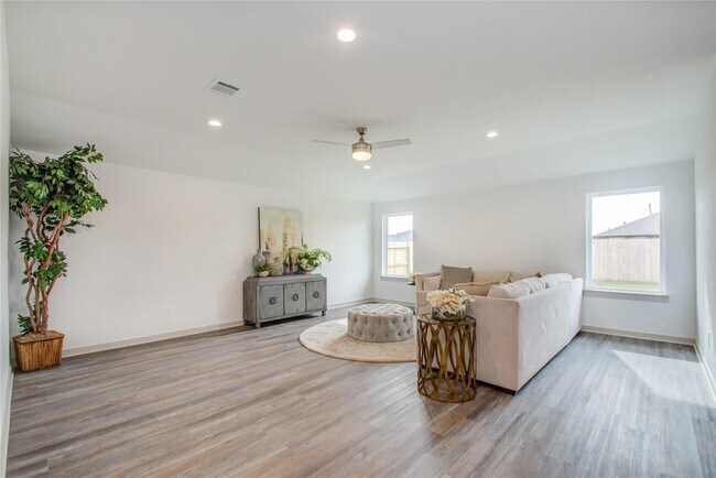 Photo - 3407 Lake Landing Ln